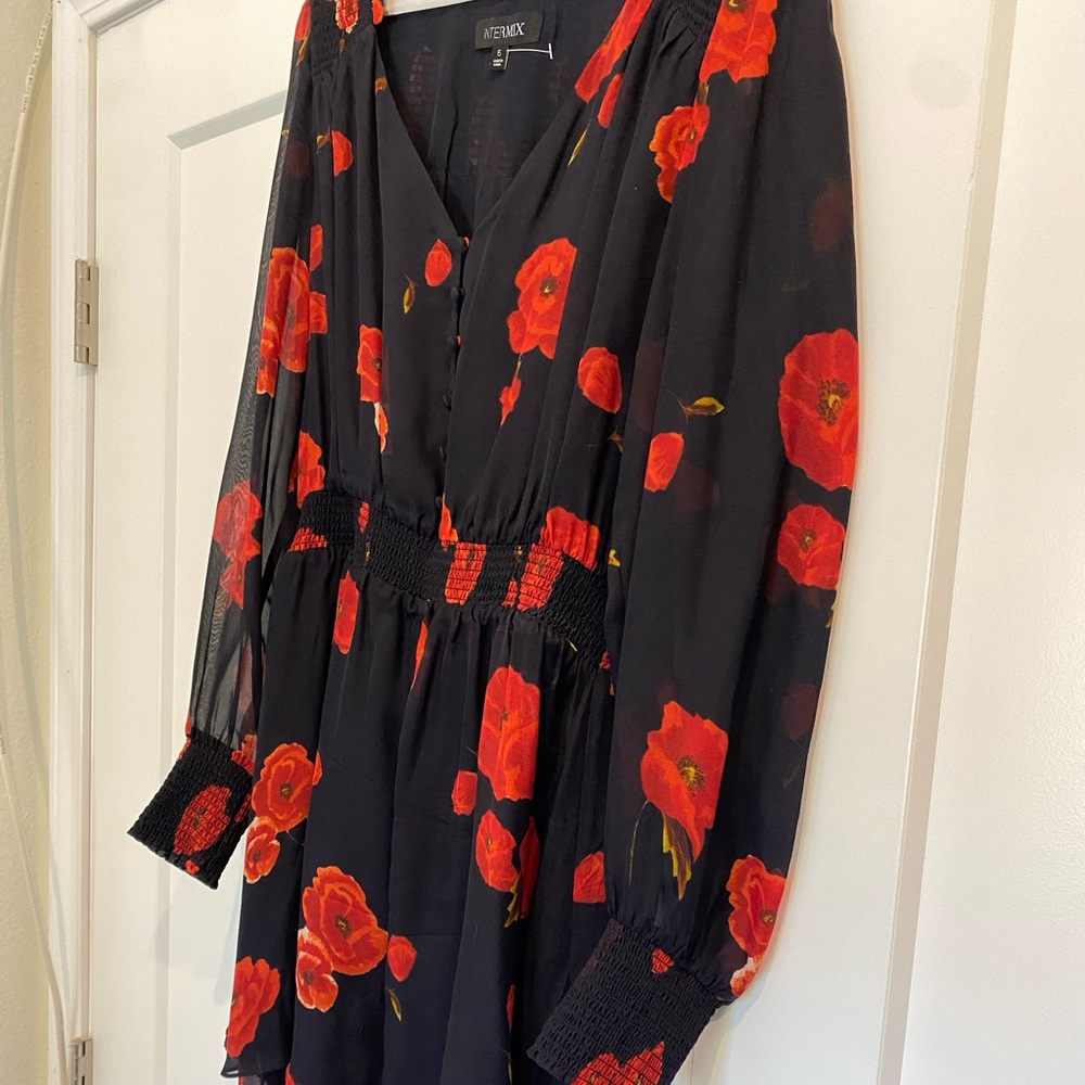 Intermix Kayla dress, size 6, super flirty short dress. - Picture 5 of 13